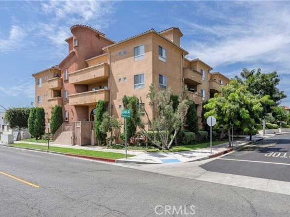 1515 Grismer 202, Burbank CA 91504