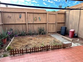 9831 Sepulveda Boulevard 26, North Hills (los Angeles) CA 91343
