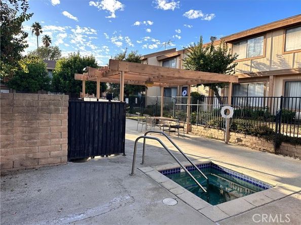 9831 Sepulveda Boulevard 26, North Hills (los Angeles) CA 91343