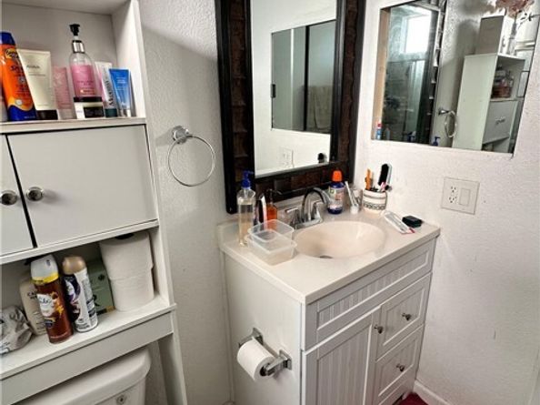 9831 Sepulveda Boulevard 26, North Hills (los Angeles) CA 91343