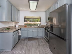 13982 Olive Grove, Sylmar (los Angeles) CA 91342