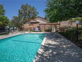 13982 Olive Grove, Sylmar (los Angeles) CA 91342