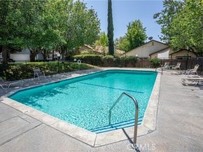 13982 Olive Grove, Sylmar (los Angeles) CA 91342