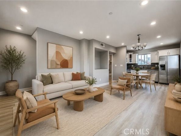 523 N St Andrews, Los Angeles CA 90004