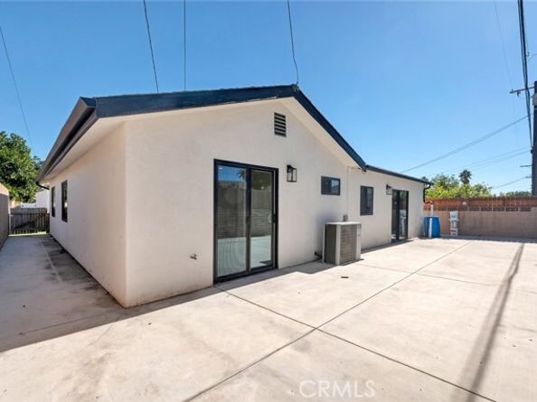 8127 Radford Avenue, North Hollywood (los Angeles) CA 91605