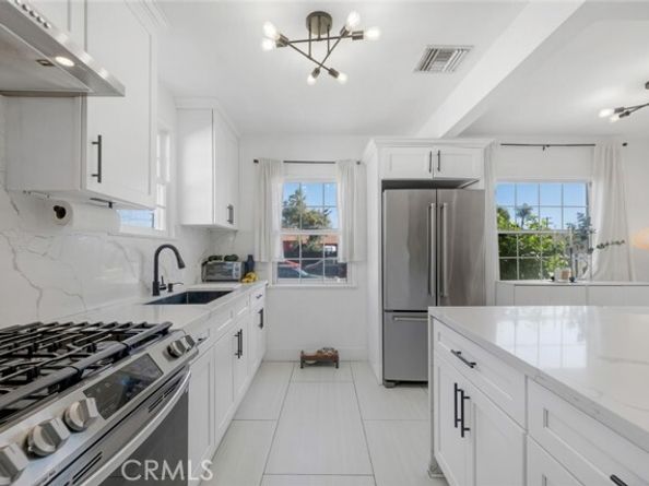 8127 Radford Avenue, North Hollywood (los Angeles) CA 91605