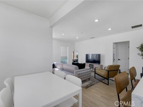 8127 Radford Avenue, North Hollywood (los Angeles) CA 91605