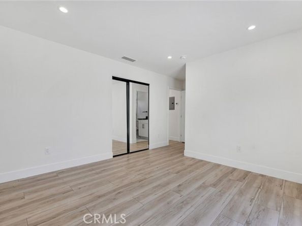 8127 Radford Avenue, North Hollywood (los Angeles) CA 91605