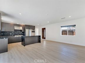 8127 Radford Avenue, North Hollywood (los Angeles) CA 91605