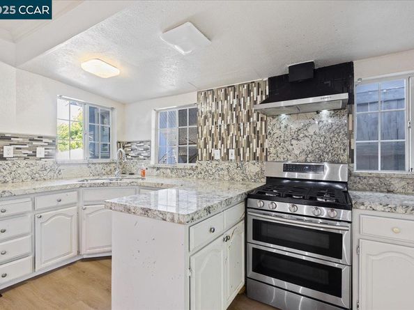 3220 Champion St, Oakland CA 94602