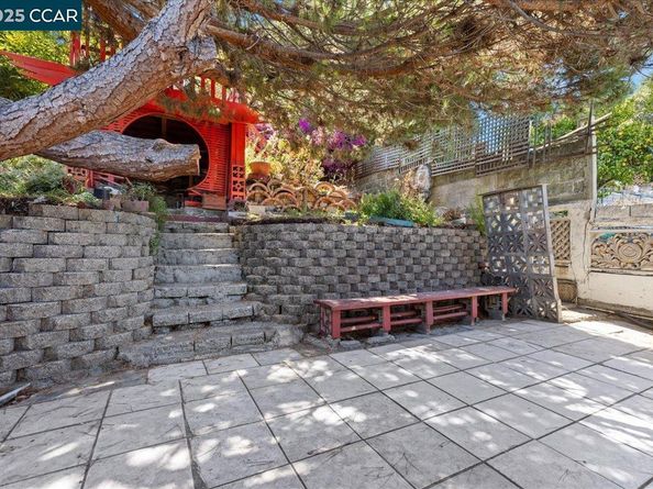 3220 Champion St, Oakland CA 94602