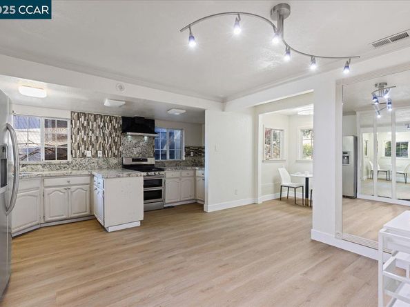 3220 Champion St, Oakland CA 94602