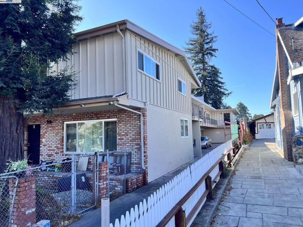 4059 Allendale Ave, Oakland CA 94619
