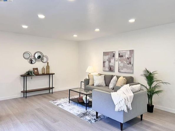 4059 Allendale Ave, Oakland CA 94619