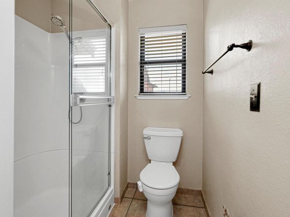 627 Alquire Pkwy, Hayward CA 94544