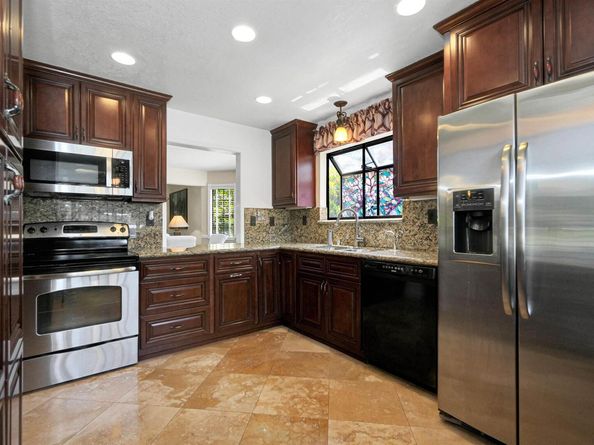 627 Alquire Pkwy, Hayward CA 94544