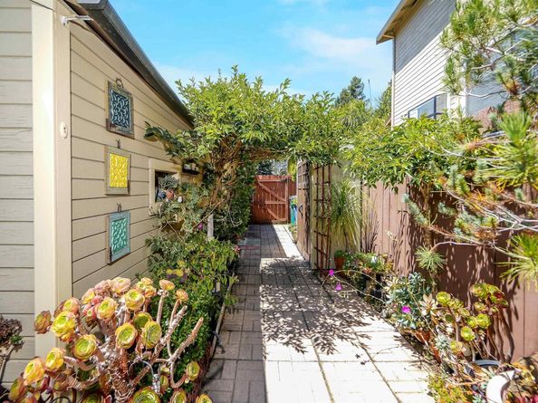 627 Alquire Pkwy, Hayward CA 94544