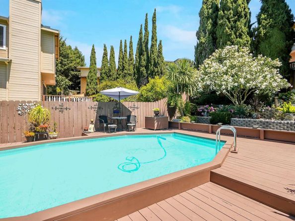 627 Alquire Pkwy, Hayward CA 94544