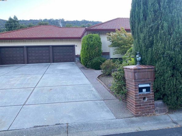 11 Foothill Lane, Pleasanton CA 94588
