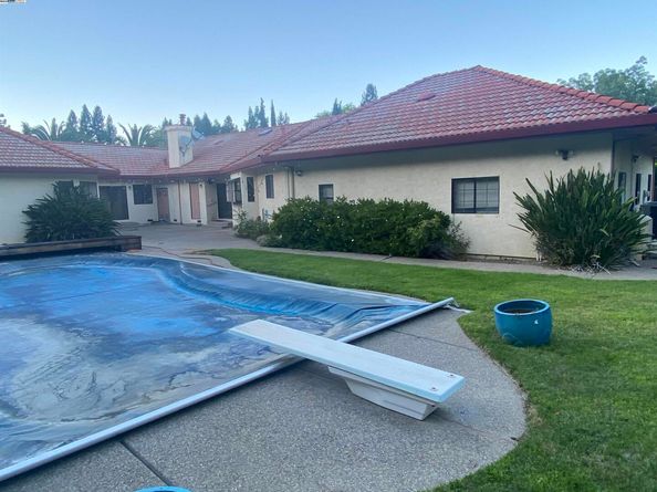 11 Foothill Lane, Pleasanton CA 94588