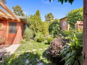 7415 Circle Hill Dr, Oakland CA 94605