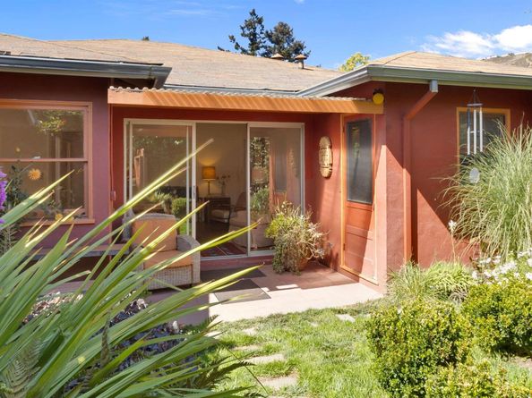 7415 Circle Hill Dr, Oakland CA 94605