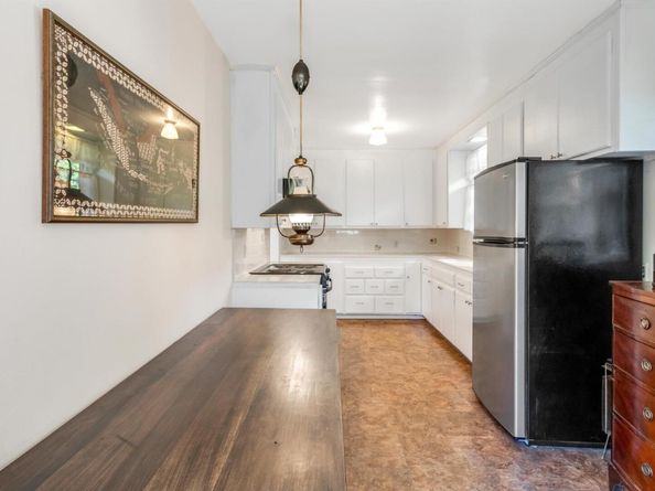 7415 Circle Hill Dr, Oakland CA 94605