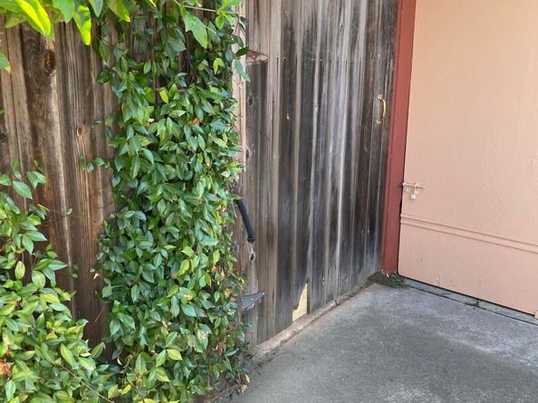 7415 Circle Hill Dr, Oakland CA 94605