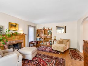 7415 Circle Hill Dr, Oakland CA 94605
