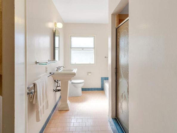 7415 Circle Hill Dr, Oakland CA 94605