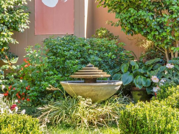 7415 Circle Hill Dr, Oakland CA 94605