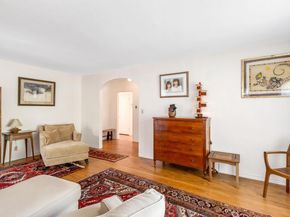7415 Circle Hill Dr, Oakland CA 94605