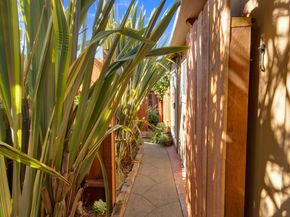 7415 Circle Hill Dr, Oakland CA 94605