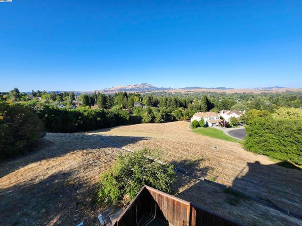 1823 Mockingbird Pl, Danville CA 94526
