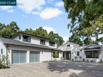 11 Willowmere Rd