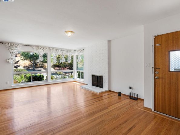 4520 Valley View Rd, Richmond CA 94803