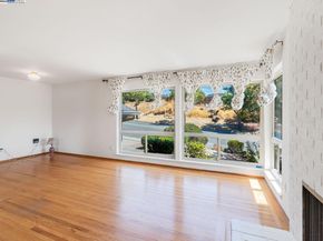 4520 Valley View Rd, Richmond CA 94803