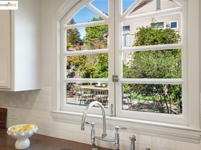 865 Longridge Road, Oakland CA 94610