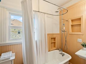 2840 11Th Ave, Oakland CA 94610