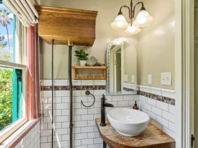 2840 11Th Ave, Oakland CA 94610