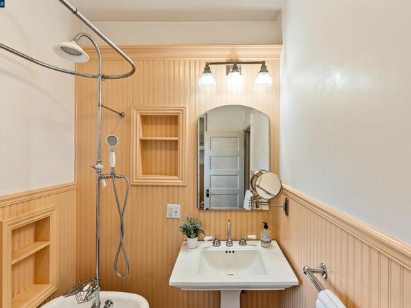 2840 11Th Ave, Oakland CA 94610