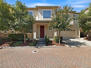 219 Blackstone Cmn