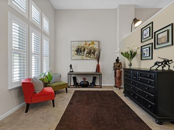 200 Old Oak Ln