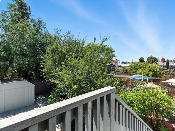5821 E 17th Street, Oakland CA 94621
