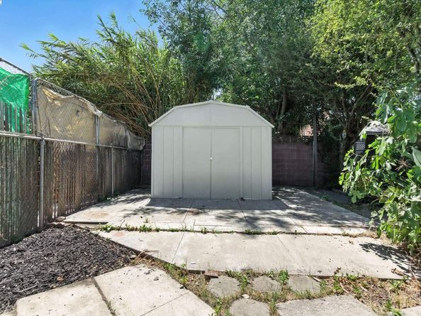 5821 E 17th Street, Oakland CA 94621