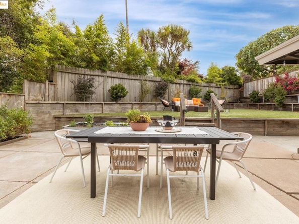 5671 Estates Dr, Oakland CA 94618