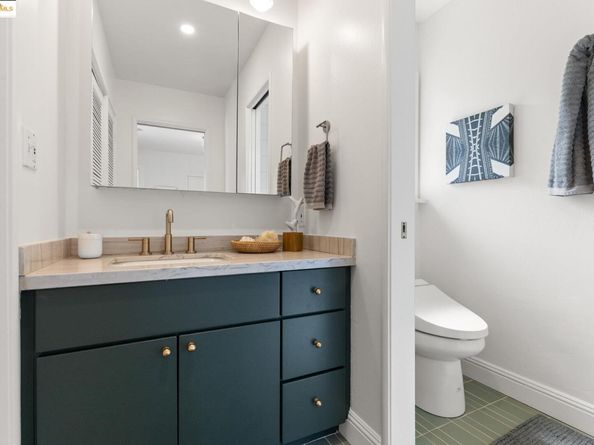 5671 Estates Dr, Oakland CA 94618