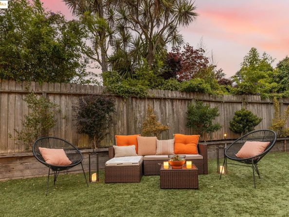 5671 Estates Dr, Oakland CA 94618