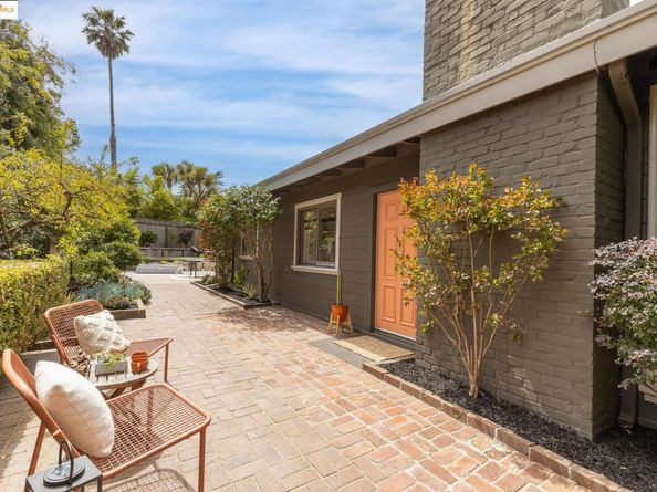 5671 Estates Dr, Oakland CA 94618