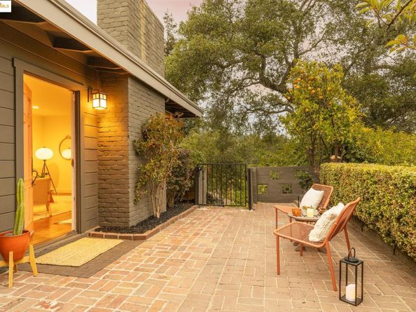5671 Estates Dr, Oakland CA 94618